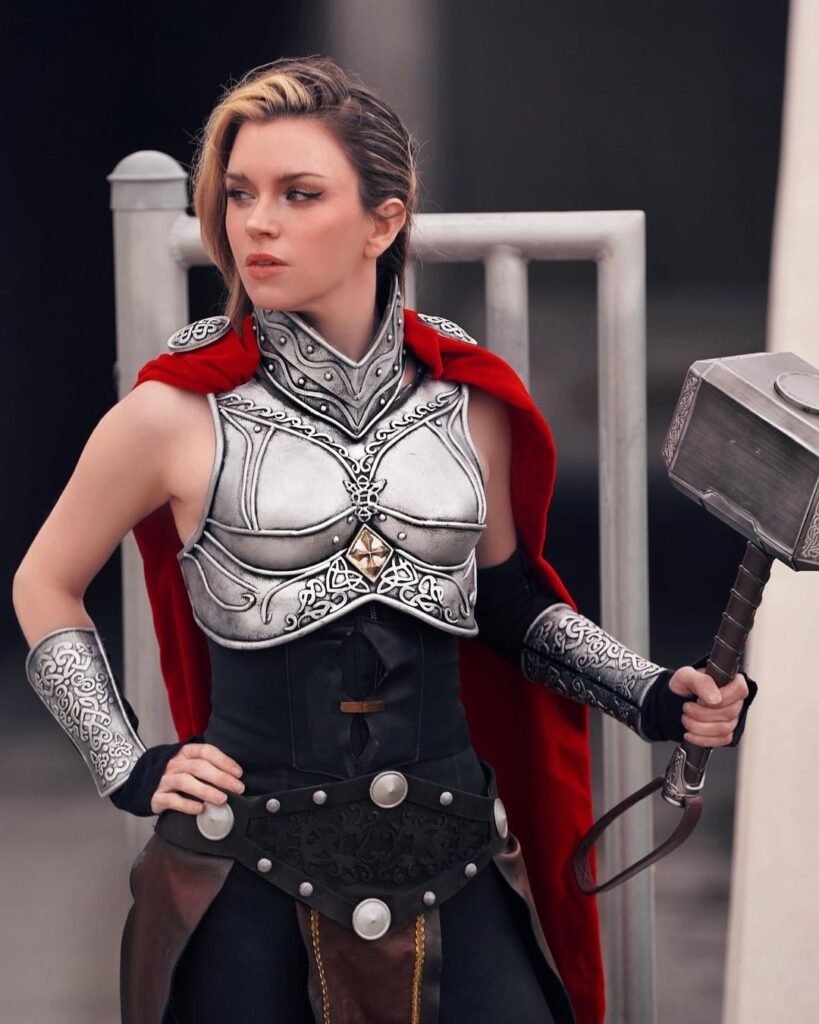Jane Foster cosplay that'll make you crave for more