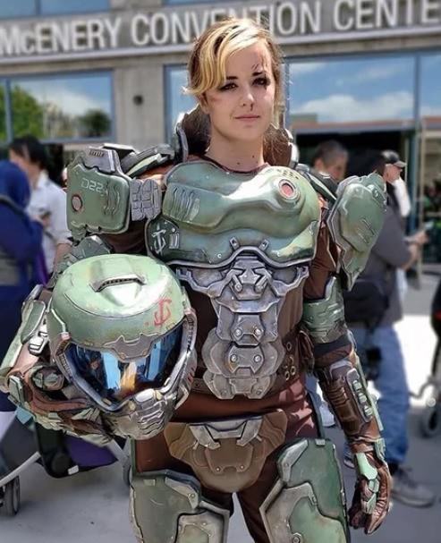 The Female Doom Slayer Cosplay Is Here To Slay You Retrology